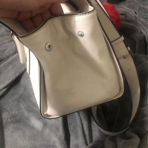 Guess bag - Picture 2 of 4